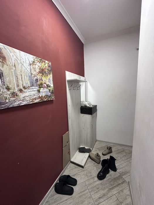 Здається дуже колоритна квартира в самому центрі Ужгорода