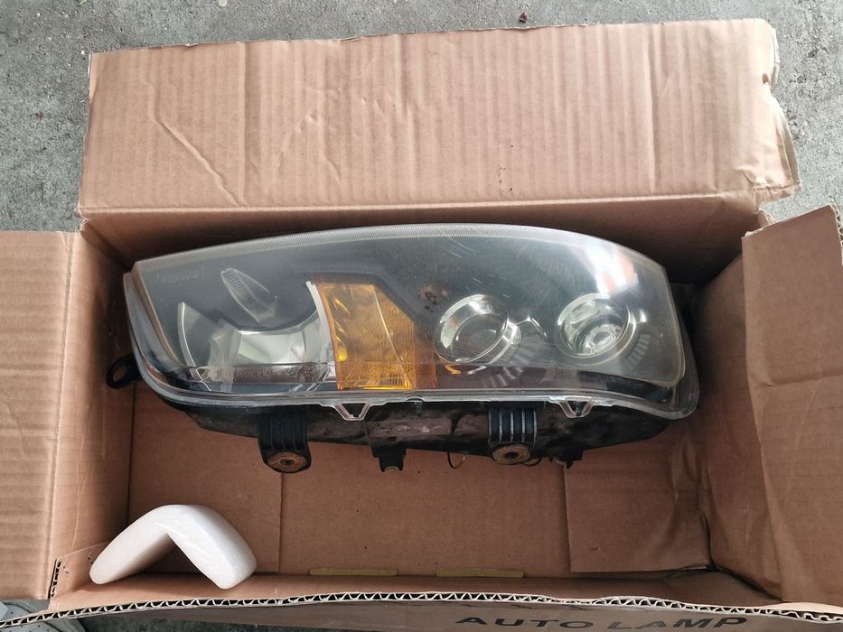 Par de Faróis Dianteiros | Fiat Punto