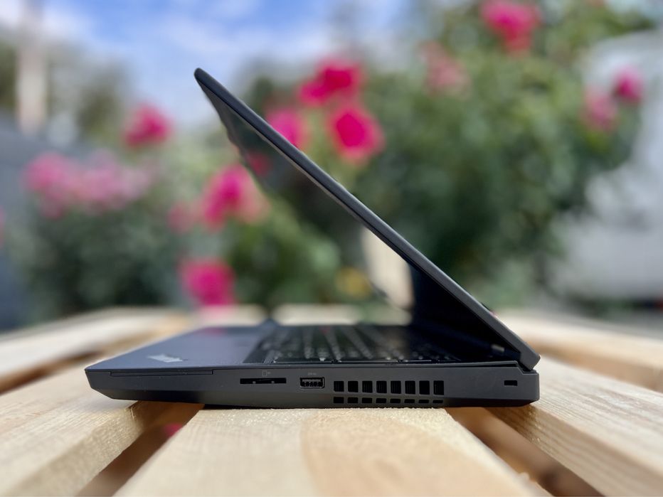 T1000 4GB/Lenovo ThinkPad P15 G1/i7-10850H/32GB+512GB/15.6" FHD IPS