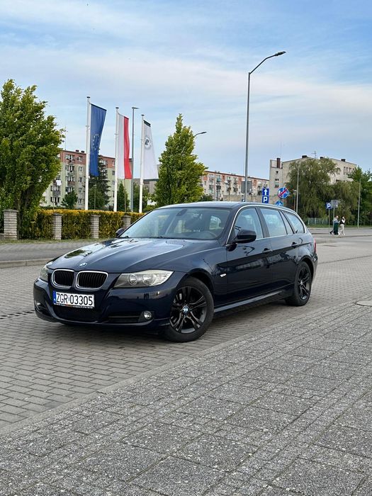 BMW 318I  2.0benzyna 2009