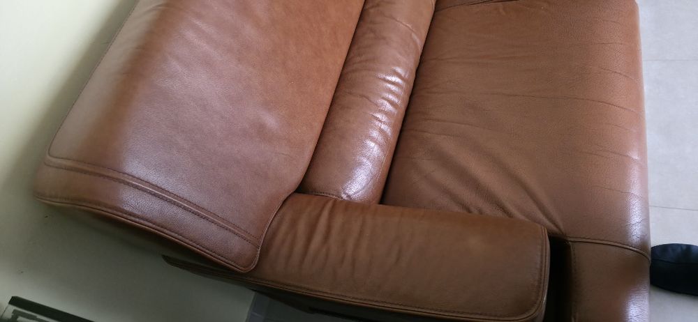 Sofá 3 lugares em pele só negócio em€