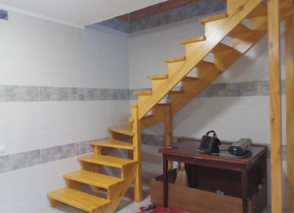 Продаж двох будинків за ціною одного