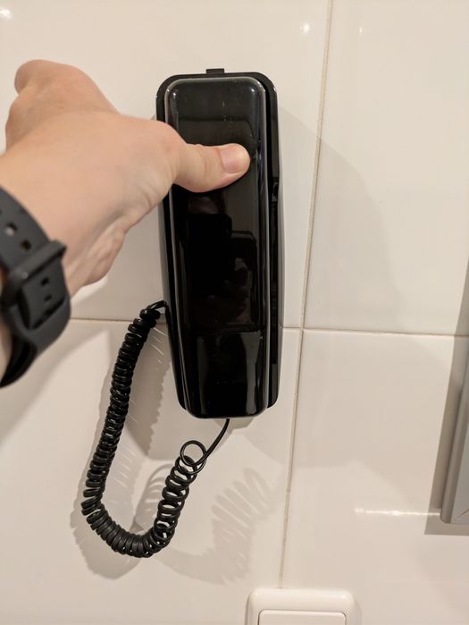 Telefone antigo preto