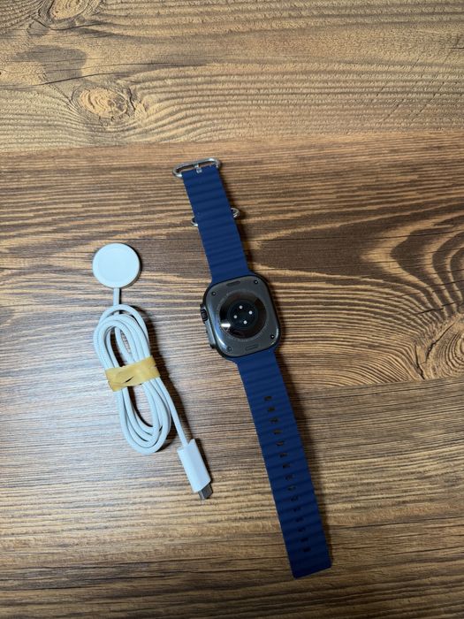 Apple Watch  Ultra 2 49mm  Black Titanium