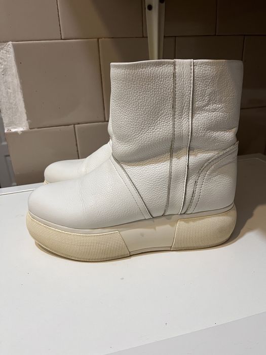 Зимні шкіряні сапоги білі