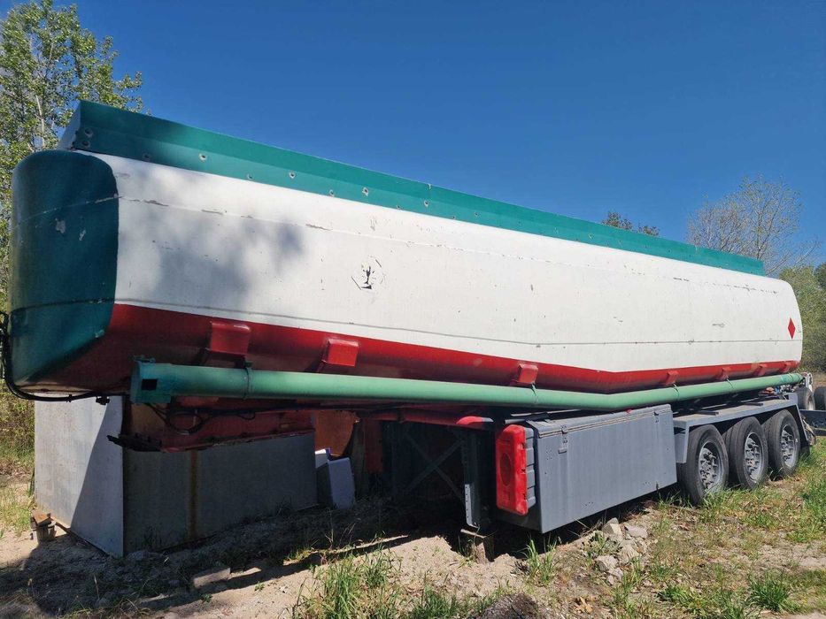Напівпричіп-цистерна Kassbohrer TS37B