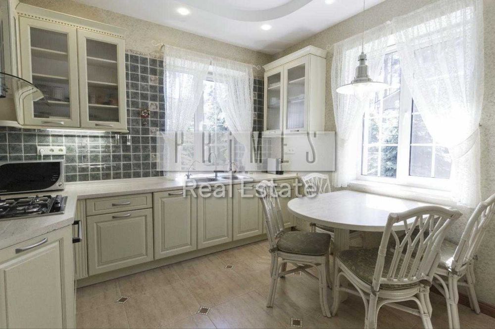 Оренда 5к будинку в англійському стилі, Романків, Генератор