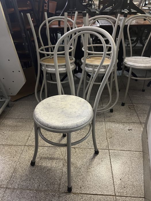 Cadeiras varias unidades