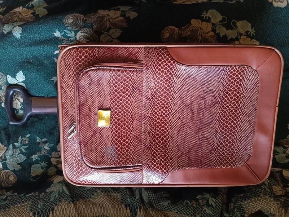 Дорожеые чемоданы