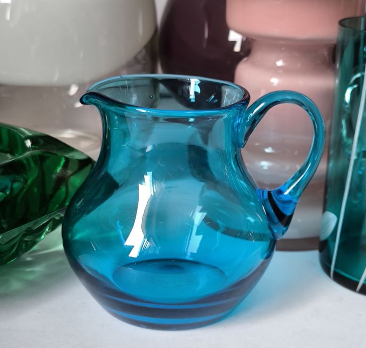 Dzbanuszek piękne stare kolorowe szkło