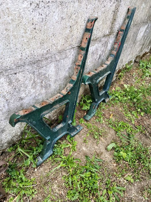 Banco de jardim em ferro fundido