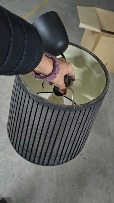 Candeeiro preto IKEA tecido reciclado canelado