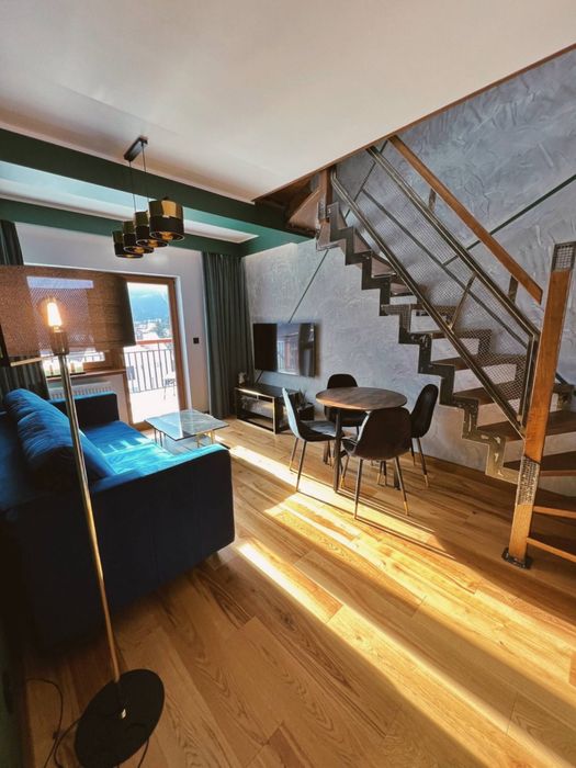 Apartament z prywatnym tarasem oraz z panoramicznym widokiem na Góry