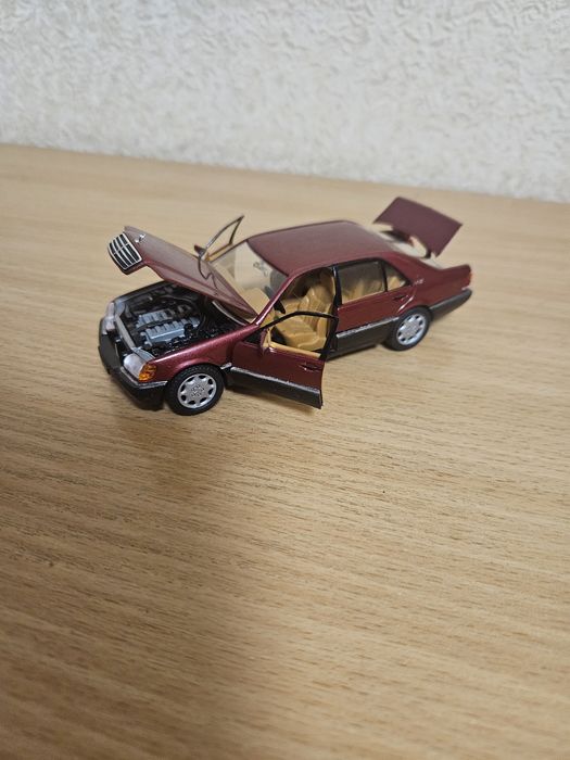 Модель 1:43  schabak mercedes 140