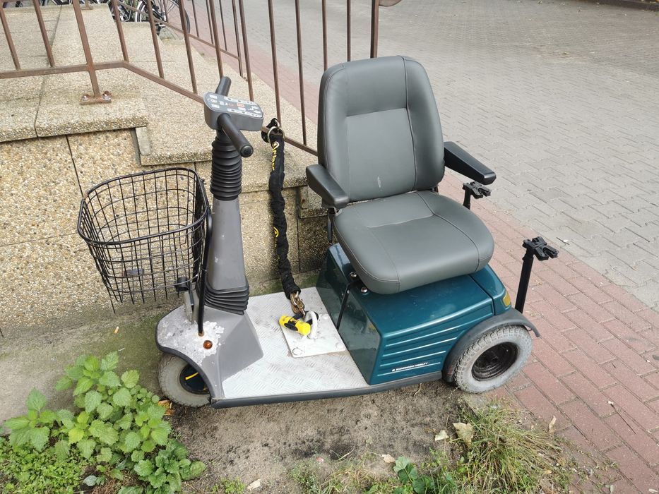 Skuter wózek inwalidzki elektryczny