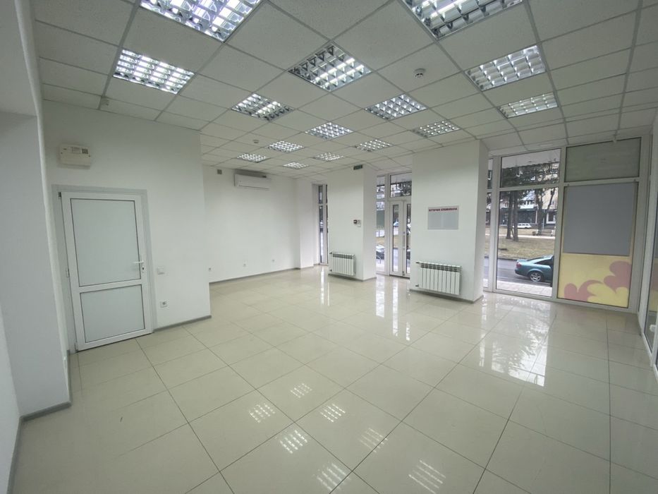 Продаж комерційного приміщення в р-ні Площі Перемоги.