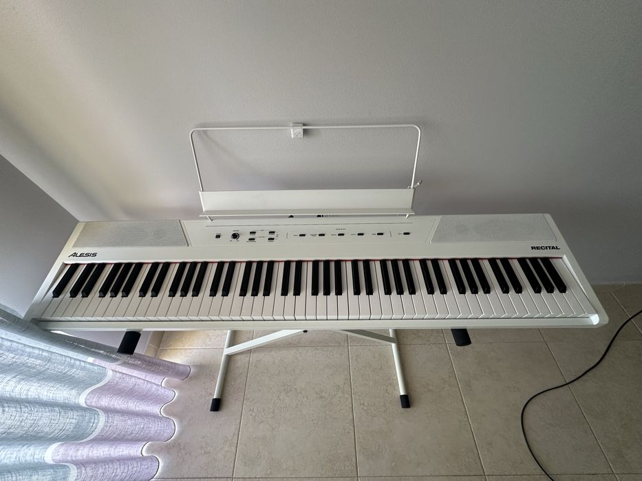 Piano Digital Alesis Recital 88 Teclas + Acessórios