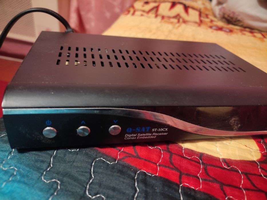 Супутниковий тюнер Q-Sat st10cx