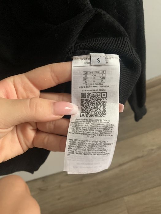 czarny swetr Guess cekiny nowa kolekcja rozmiar xs/s, pięknie sie mien