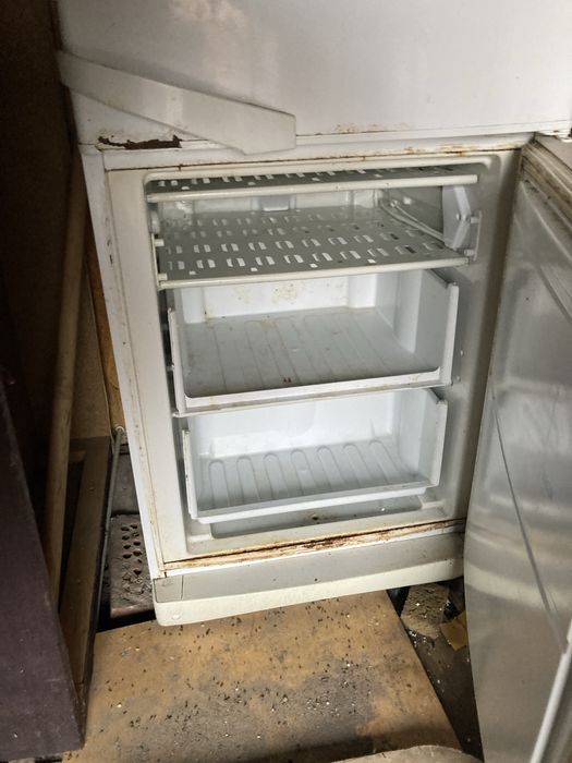 Холодильник indesit