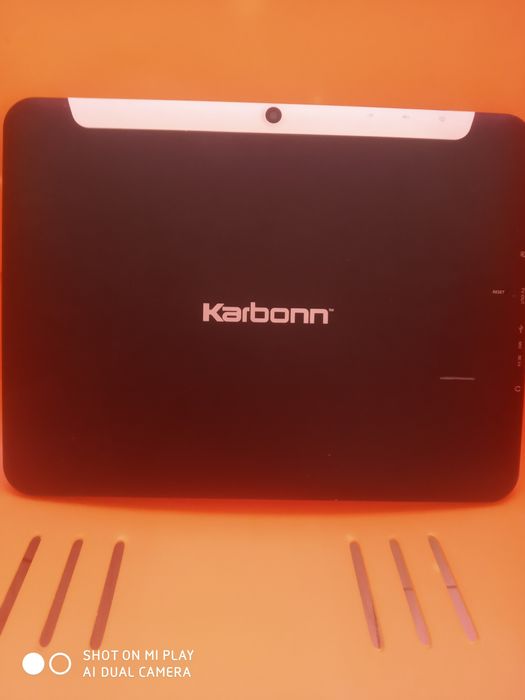 Продам планшет, требует перепрошивки.