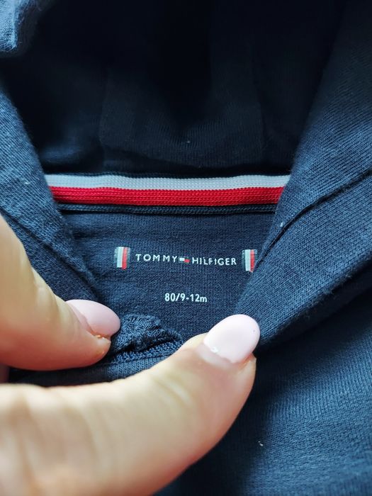 Zestaw Tommy Hilfiger spodnie i bluza z kapturem rozmiar 80