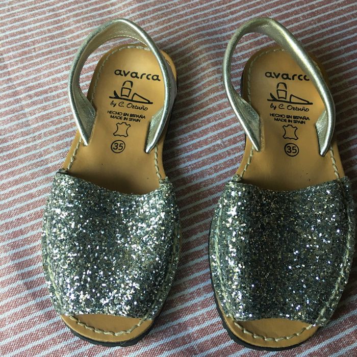 Sandálias para menina, da marca AVARCA, n.º 35