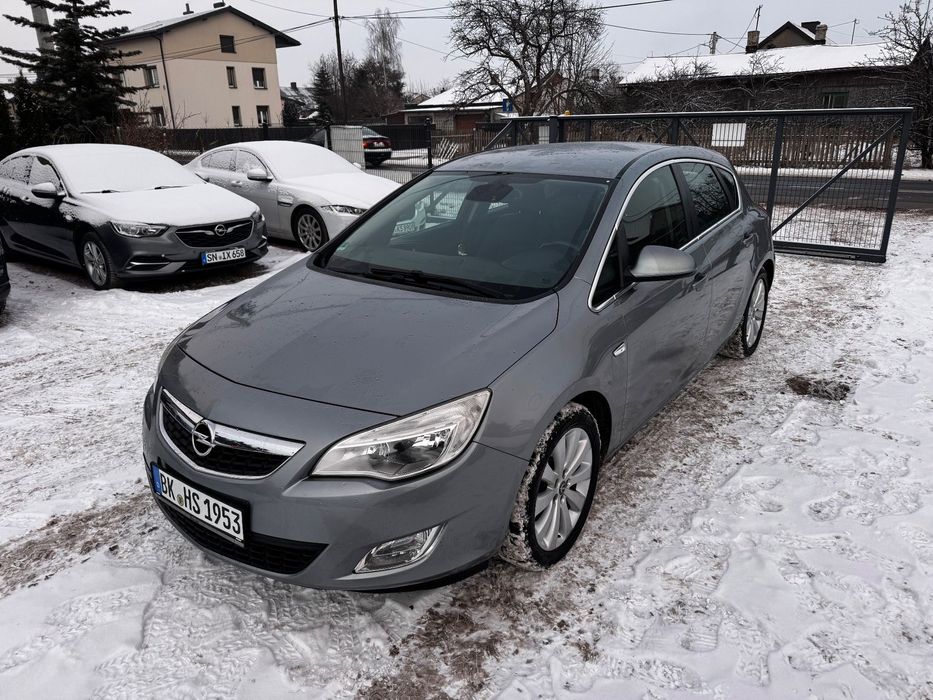Opel Astra 1Właściciel Navi Ledy Klimatronik Cz.Parkowania Serwis Możliwe RATY