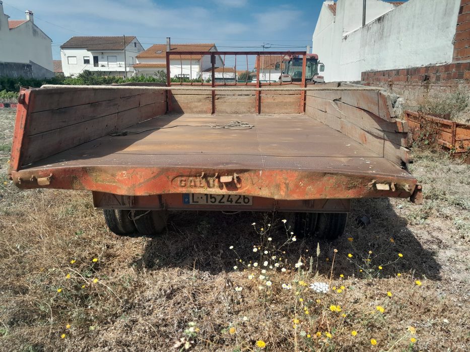 Reboque tribasculante/ grade de discos