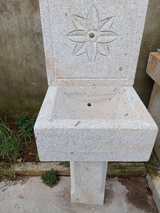 Fontanário em granito