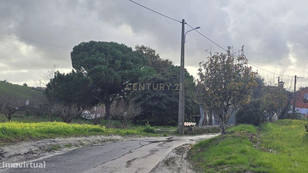 Terreno nas Fontainhas-Turcifal