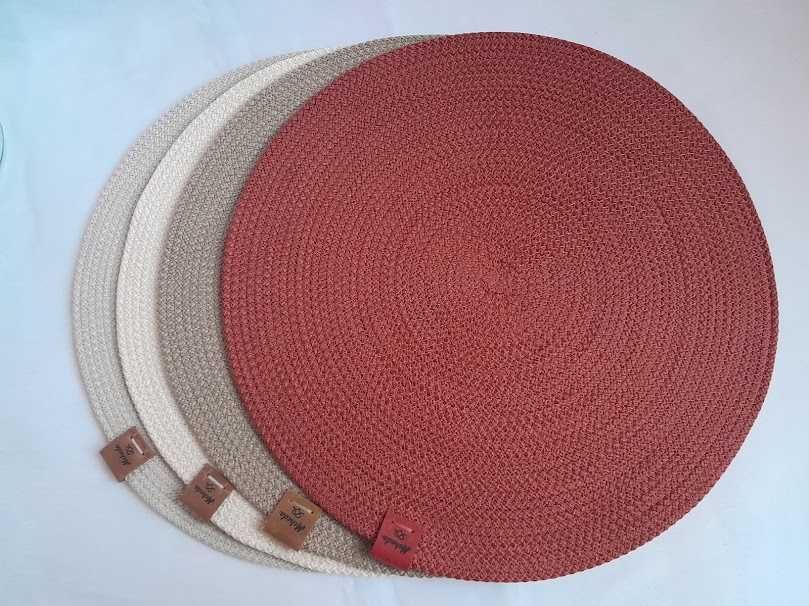 Набір з 6 килимків турбота для столу в асортименті. Handmade Placemats