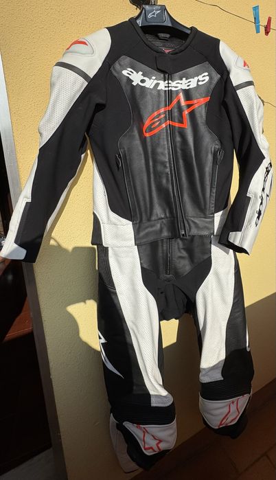 (2 artigos) Fato de 2 peças Alpinestars GP FORCE + Luvas GP PRO R4