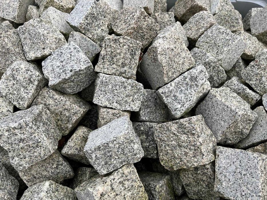 Kostka granitowa 8/11 szara łupana opornik krawężnk granitowy