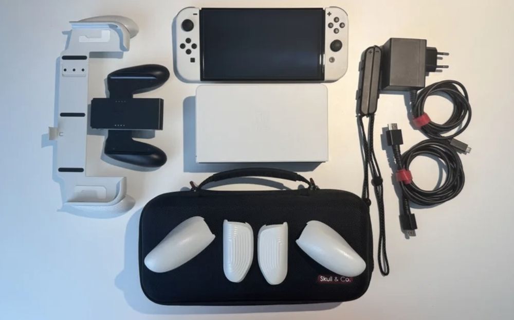 Nintendo Switch Oled + Skull&Co