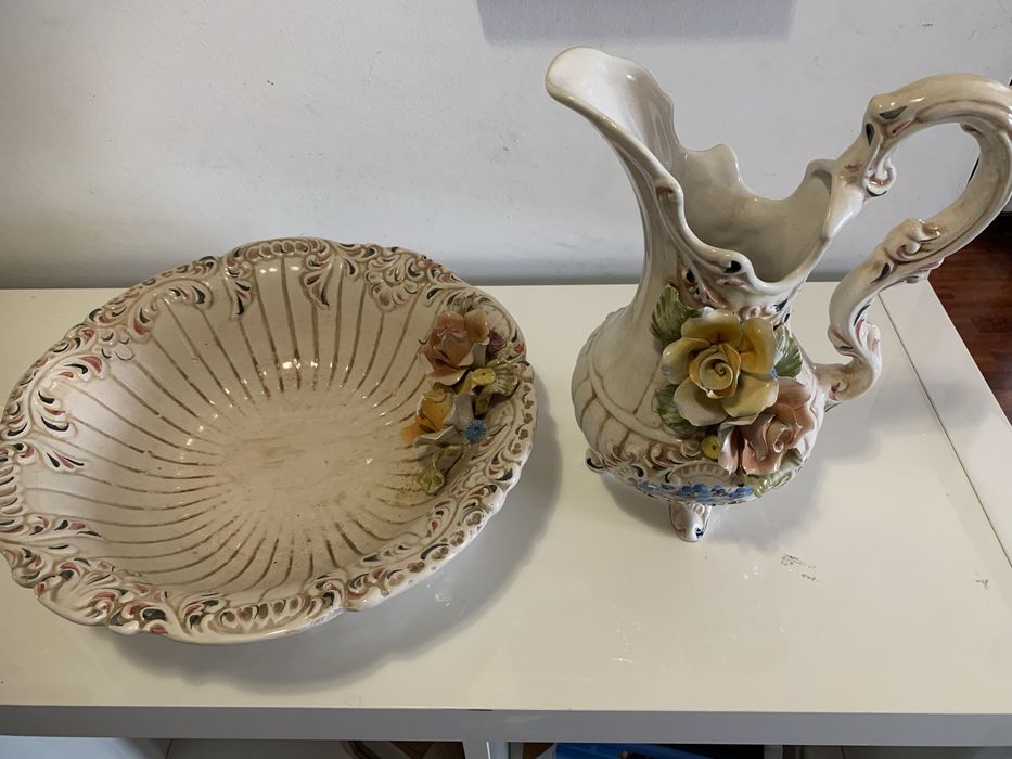 Jarro e Bacia de Porcelana Estilo Capodimonte