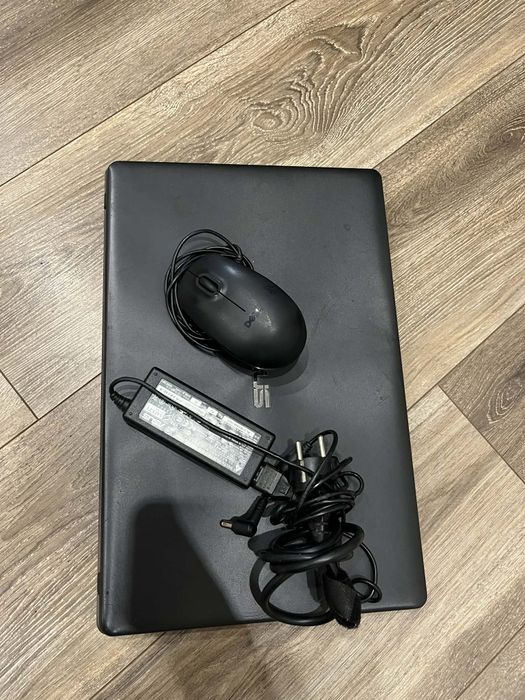 Laptop asus w stanie bardzo dobrym