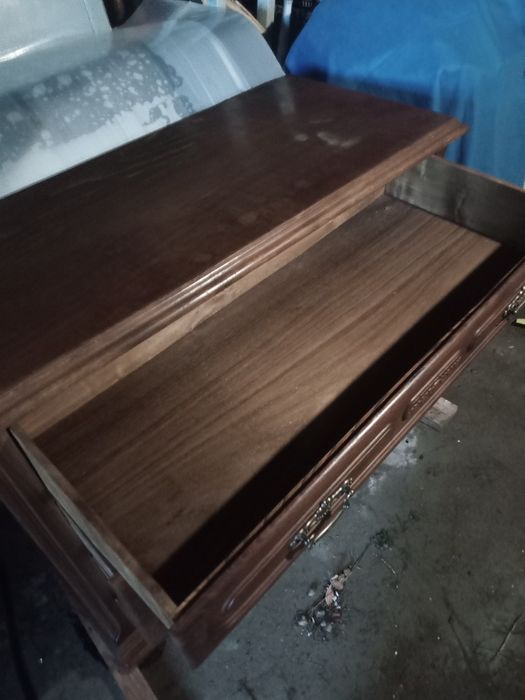 Cómoda antiga de quarto gavetas