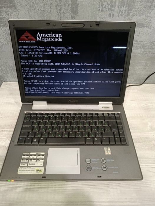 Ноутбук Asus Z99H (14,1"/Celeron M 520/DDR 512Mb/HDD 120Gb)