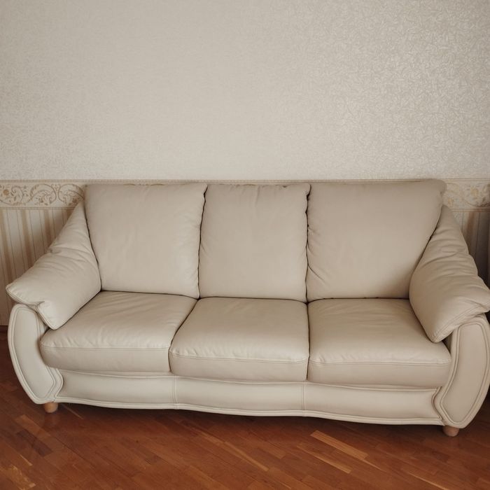 Шкіряний комплект м'яких меблів