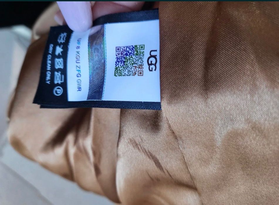 Шубка бренду Ugg