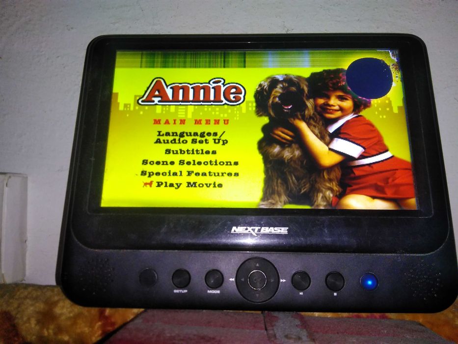 Телевізор MEDION 19, LG32 та NextBase 9 дюймів.