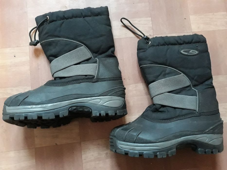 Продам чобітки для хлопчика 22.5см