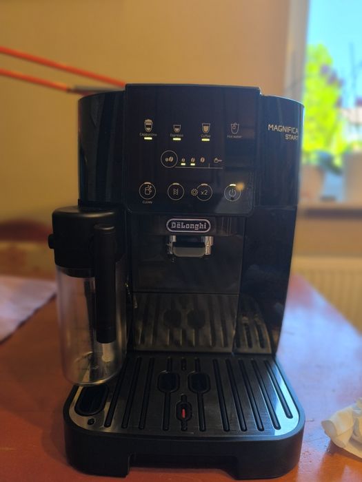 De'Longhi magnifica start nowy