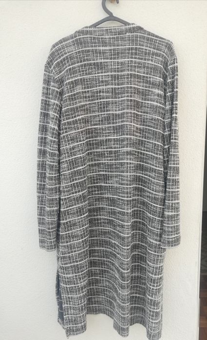 Casaco comprido de quadrados