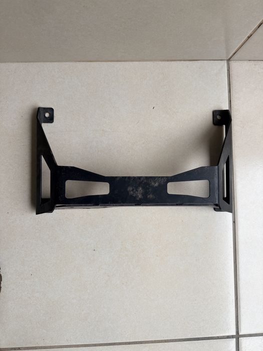 Suporte land rover pneu suplente mala discovery 200/300 marca D6