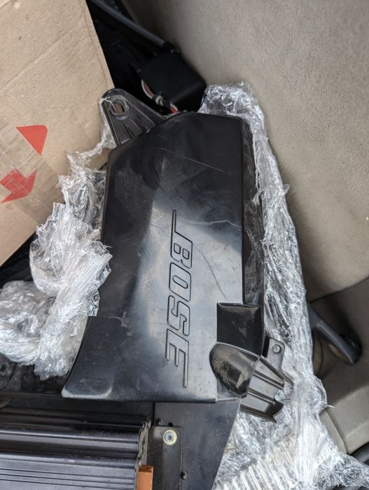 Продам Саб Bose Audi A4 b6,b7