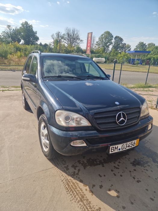 Автомобіль Мерседес ML 270
