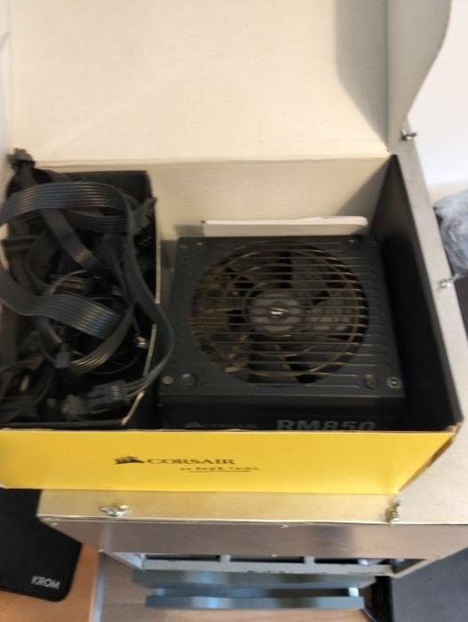 Fonte de alimentacao corsair RM850