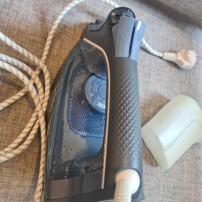 Ironing Iron -64552101795201121